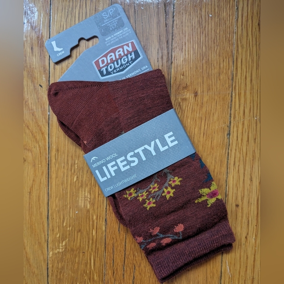 Darn Tough Womens Fable Crew Lightweight Lifestyle Socks - Picture 2 of 4